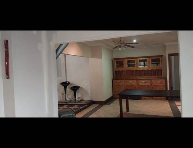 3 BEDROOM HOUSE FOR SALE IN KENSINGTON